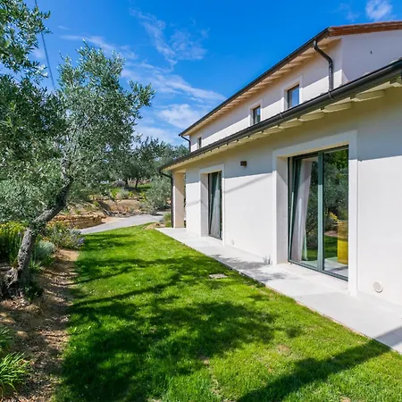 By Interhome * Montisi