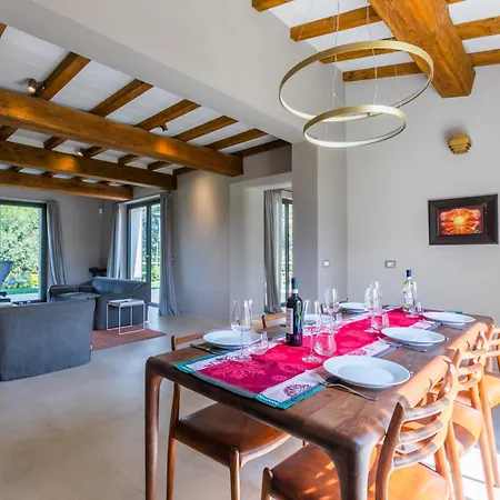 By Interhome Montisi