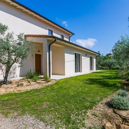 By Interhome Montisi